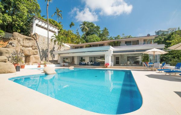 Beautiful Villa with Pool and Bay Views in Acapulco - Hoteles con parque acuático en Acapulco