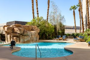 Alojamiento - Hampton Inn Tropicana