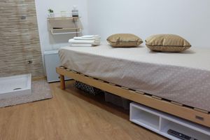 Alquiler Vacacional - Studio independent room, with air conditioning, wi-fi and patio access