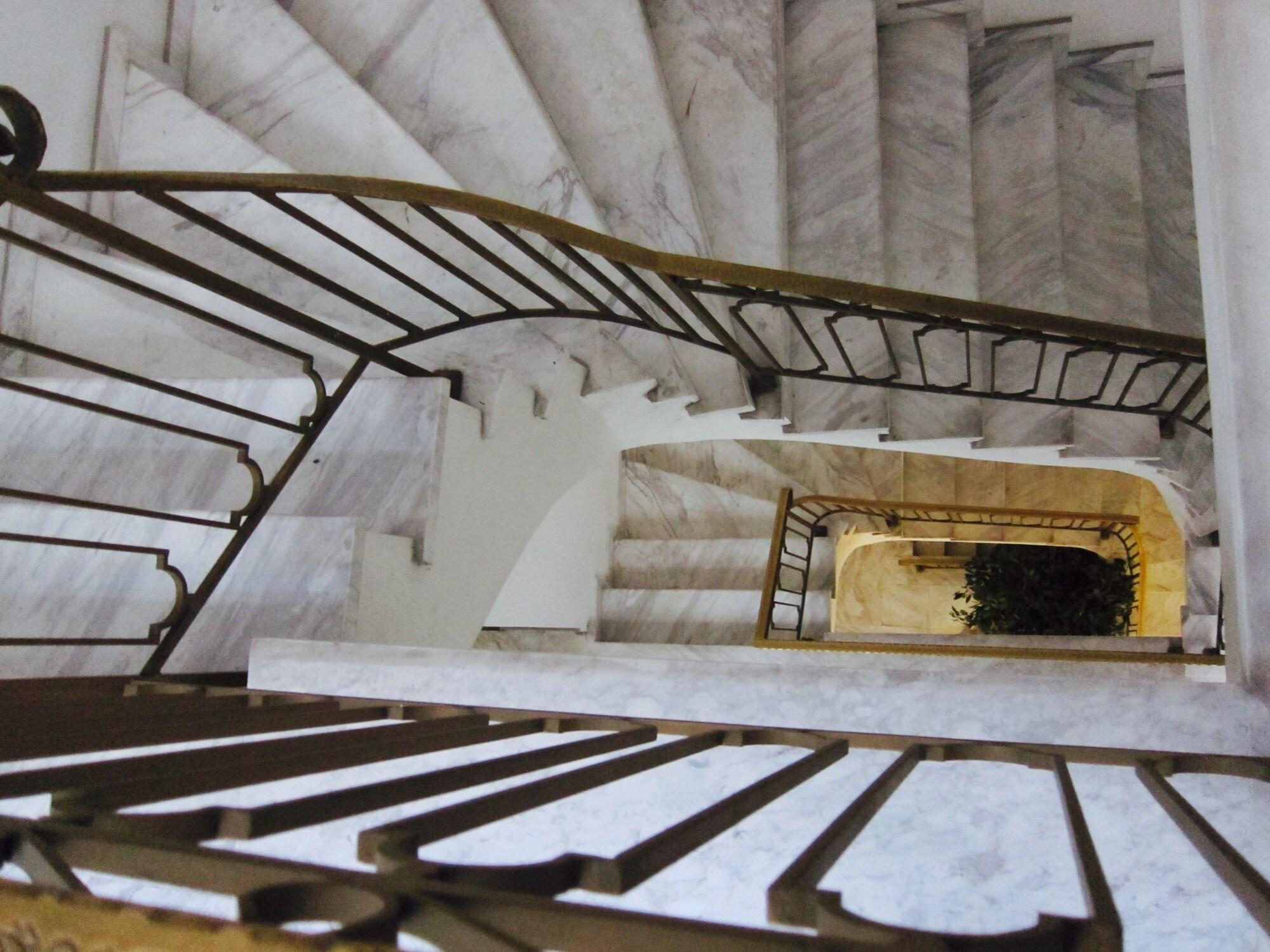 Varios Concierge Downtown