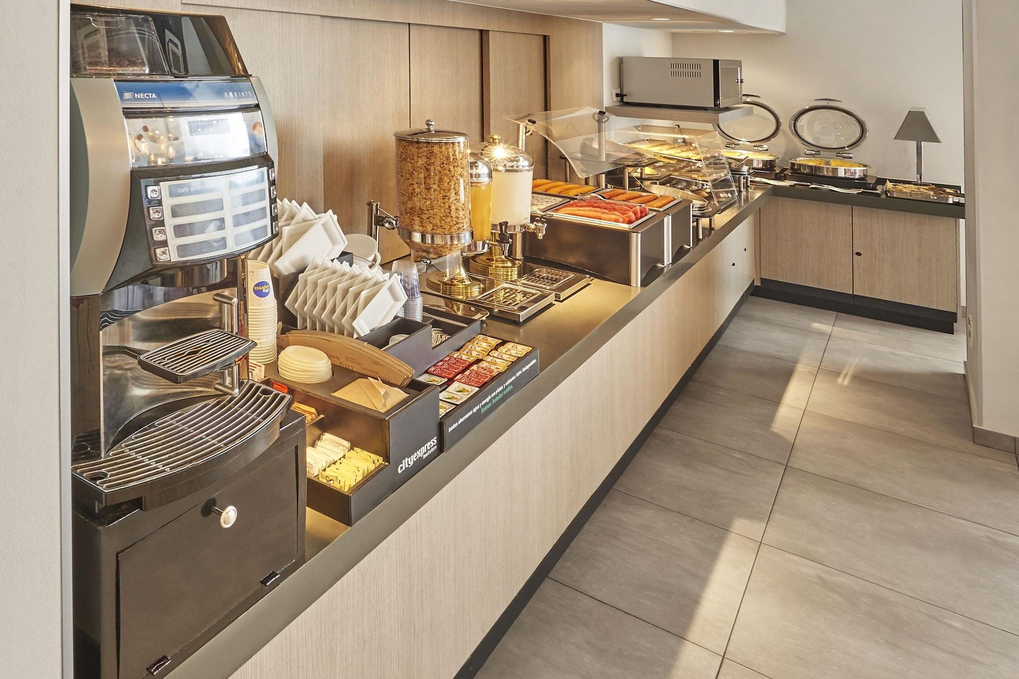 Restaurant City Express Junior by Marriott Ciudad Del Carmen