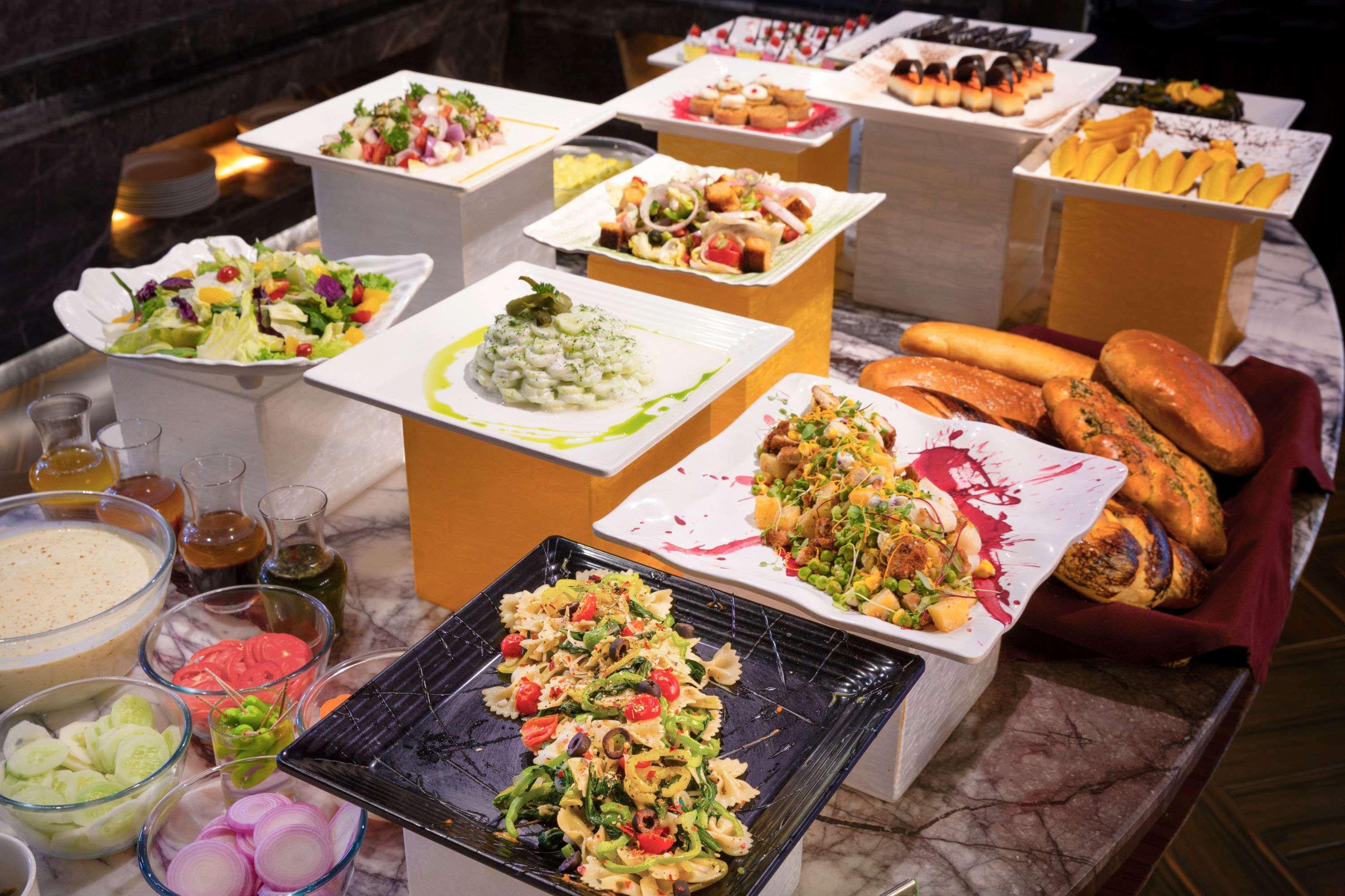 Restaurant Ramada Encore by Wyndham Jalandhar