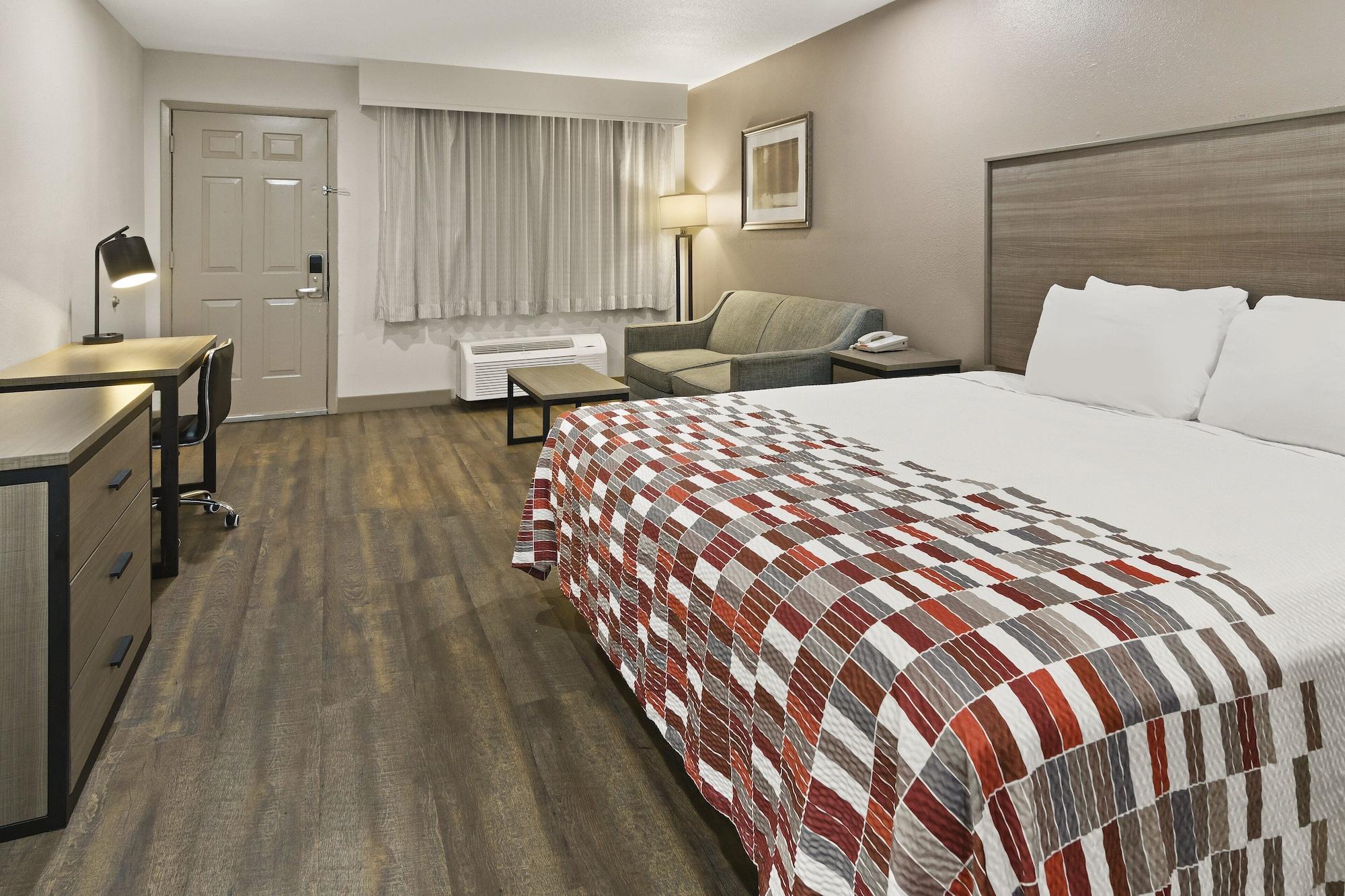 Habitación Red Roof Inn & Suites Irving – DFW Airport South