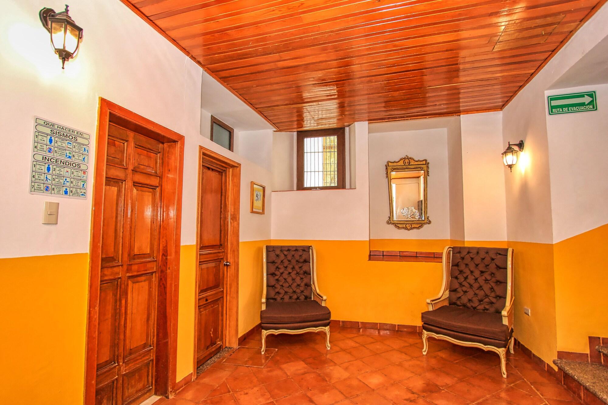 Vista Lobby Hotel Plata Condesa