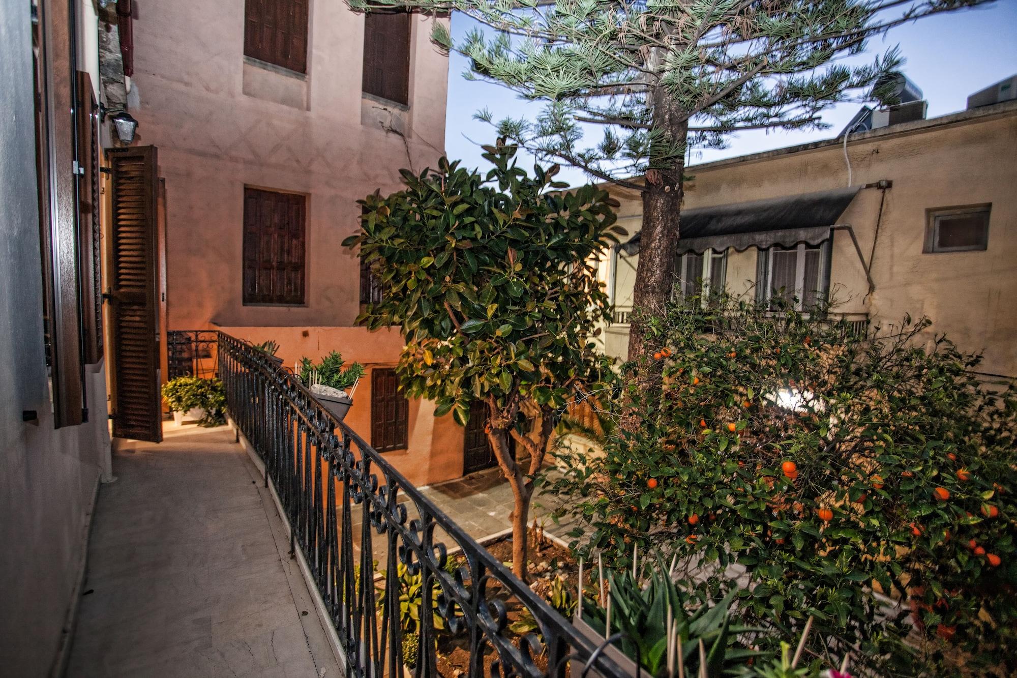 Vista Exterior Maya's Boutique Residence