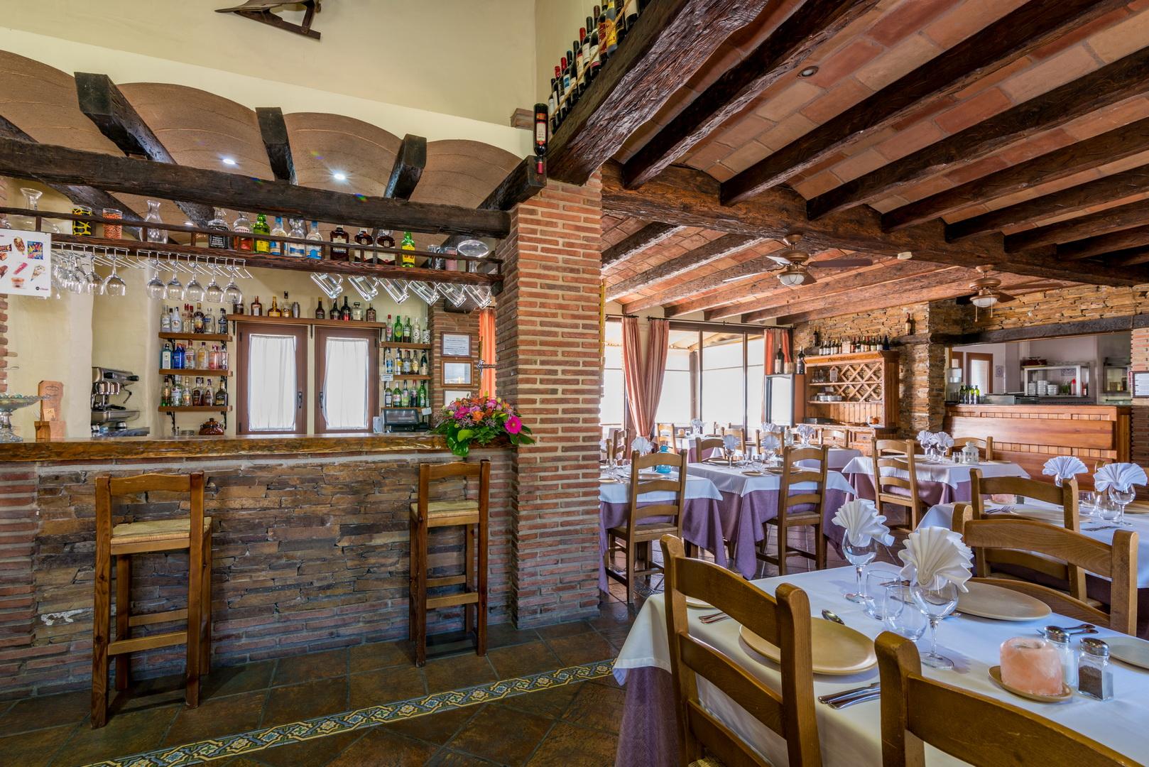 Bar/Salón Rural Almazara