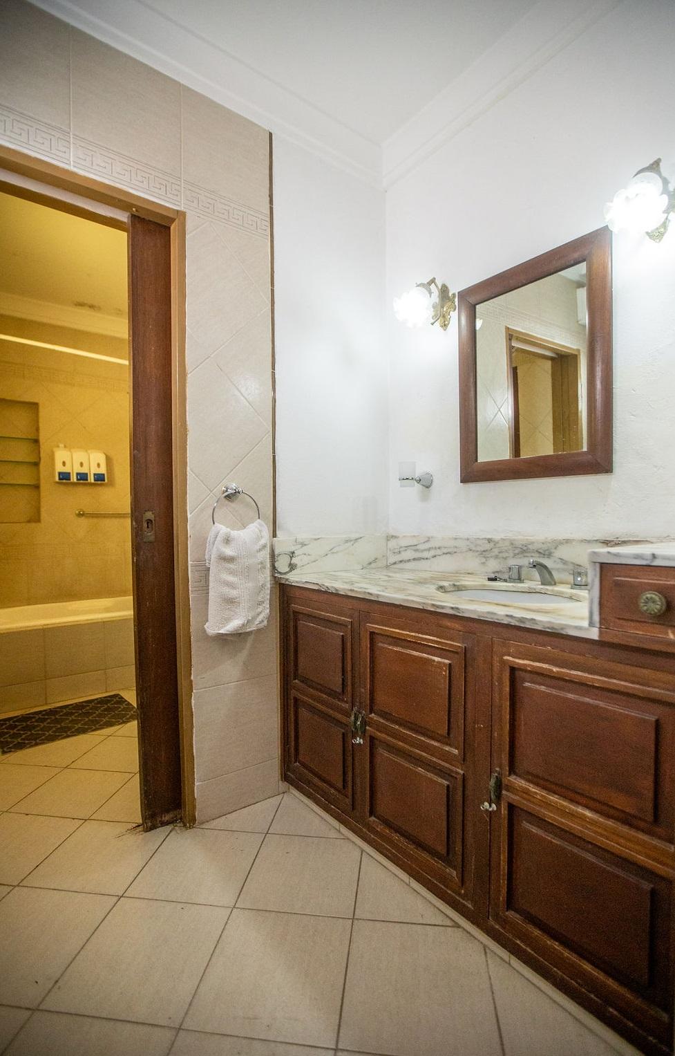 Baño Hotel Lincoln Rooms