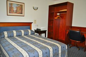 Alojamiento - OYO Lochway Hotel