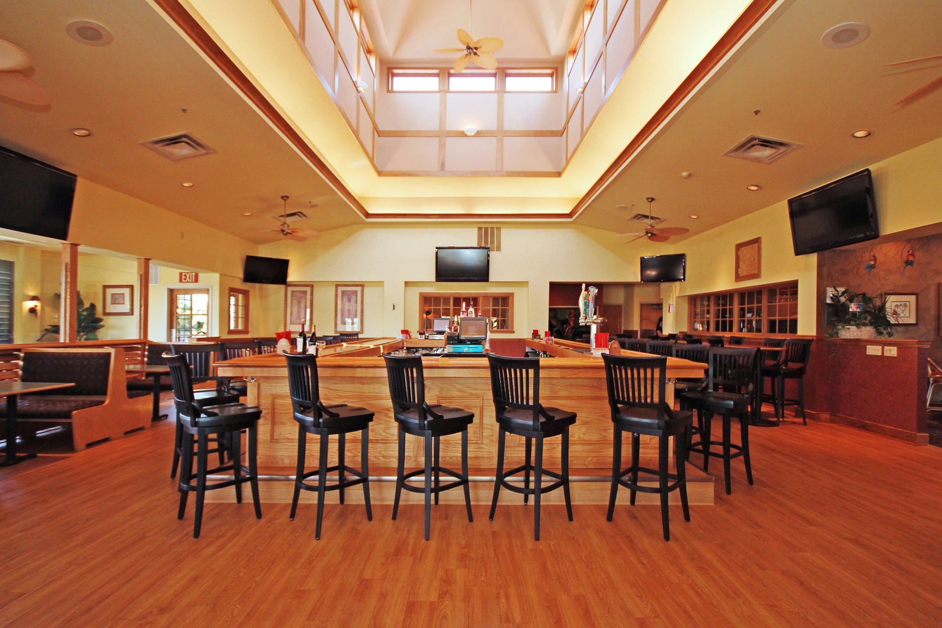 Bar/Salón Even Hotel Tinley Park Hotel & Convention Center