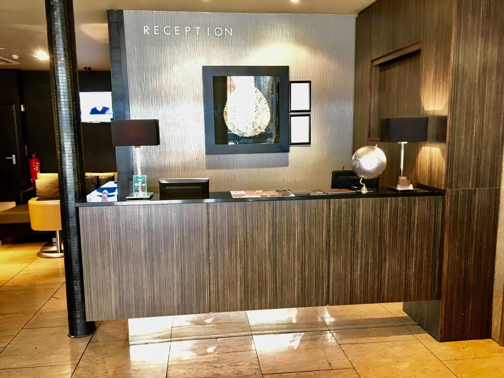 Vista Lobby Artto Hotel Glasgow