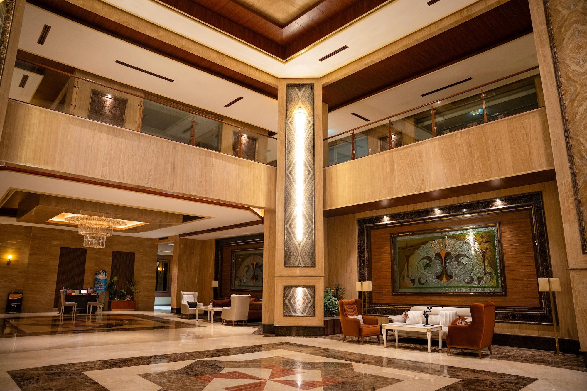 Vista Lobby La Zona Continental Hotel