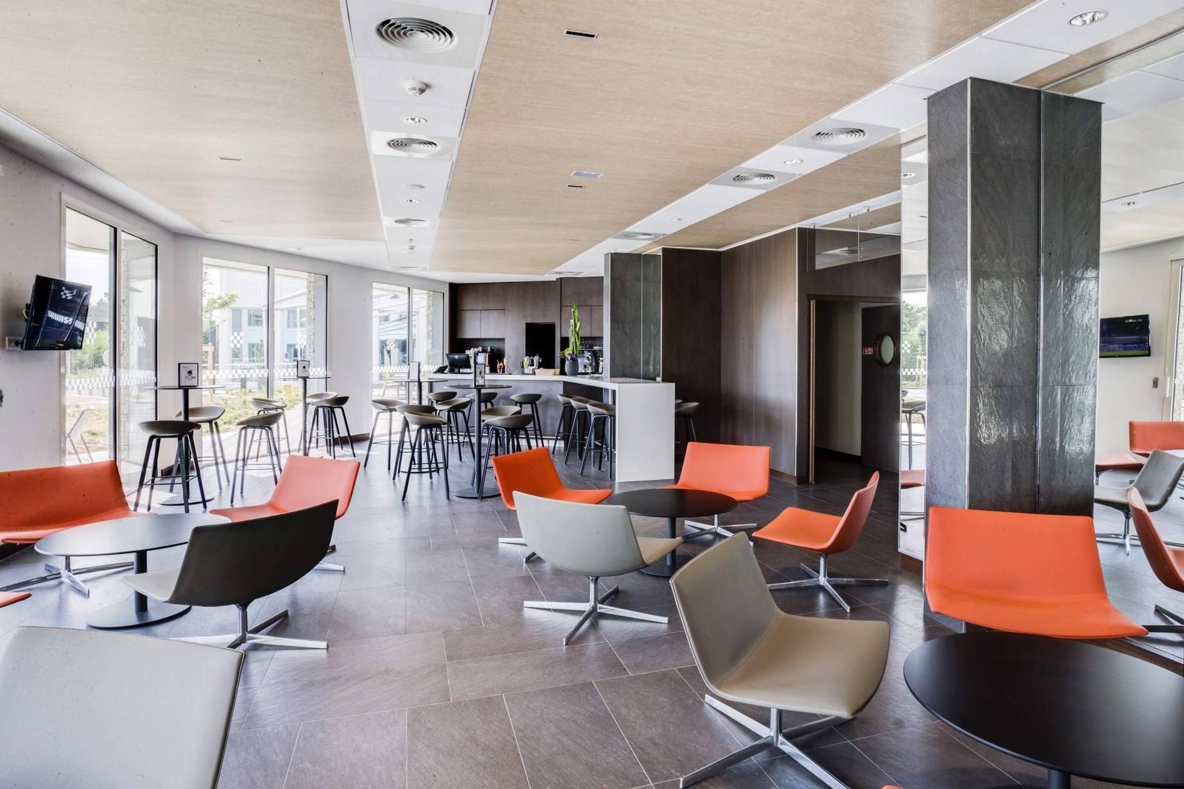 Bar/Salón Hotel Parkest by Arteloge