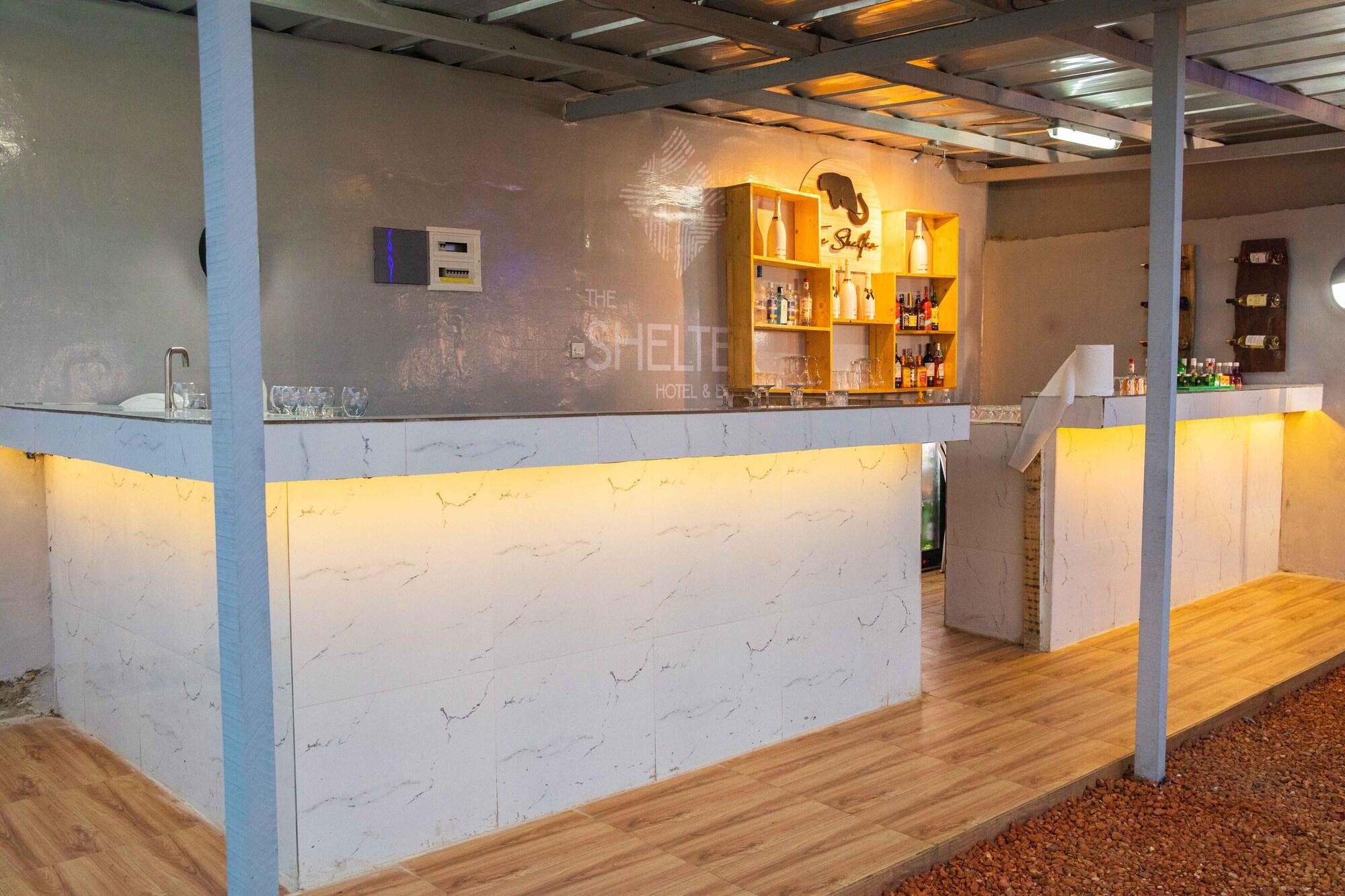 Bar/Salón The SHELTER