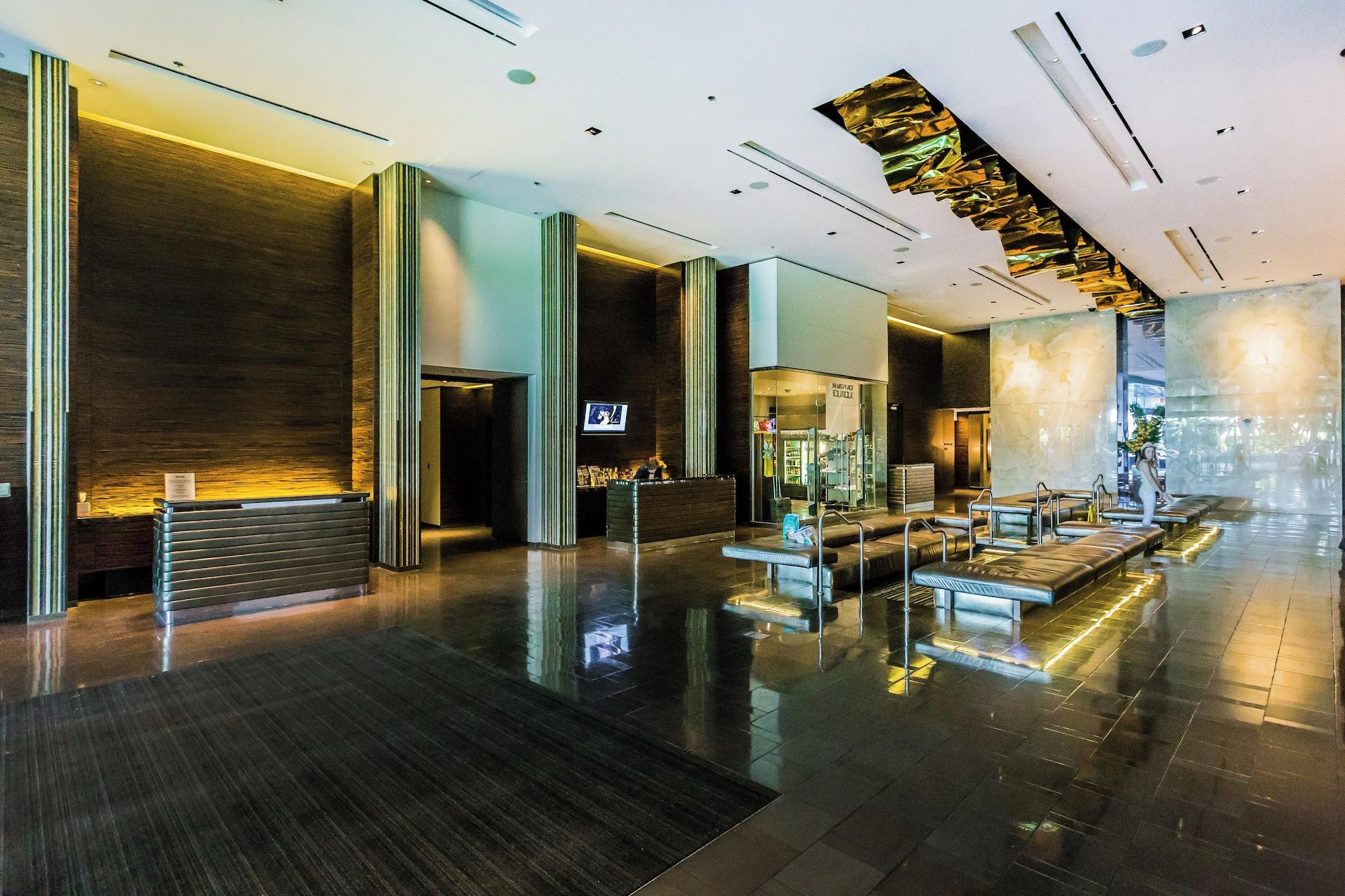 Vista Lobby Palms Place Condo Hotel & Casino