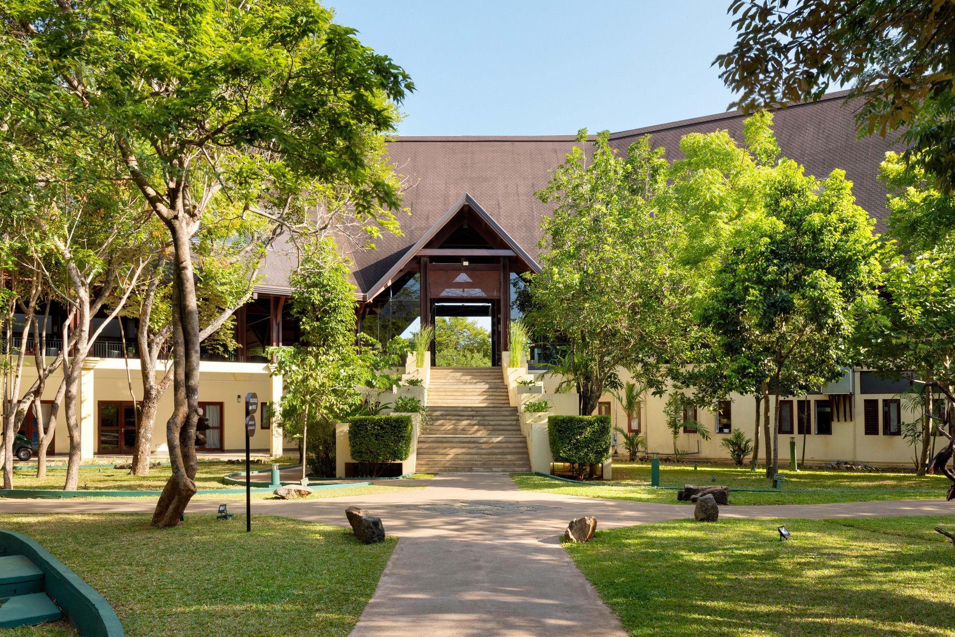 Vista Exterior Occidental Paradise Dambulla