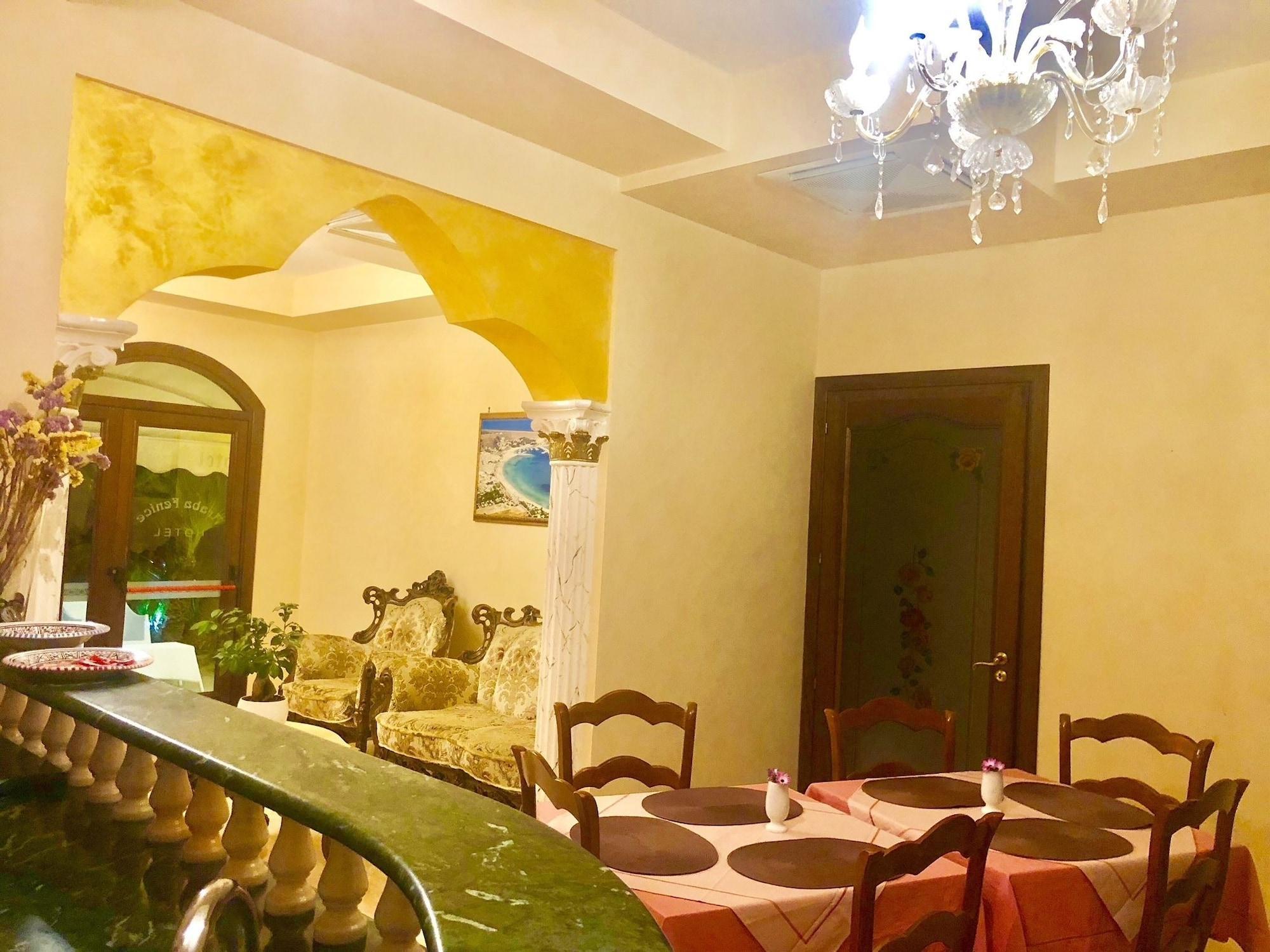 Bar/Salón Araba Fenice