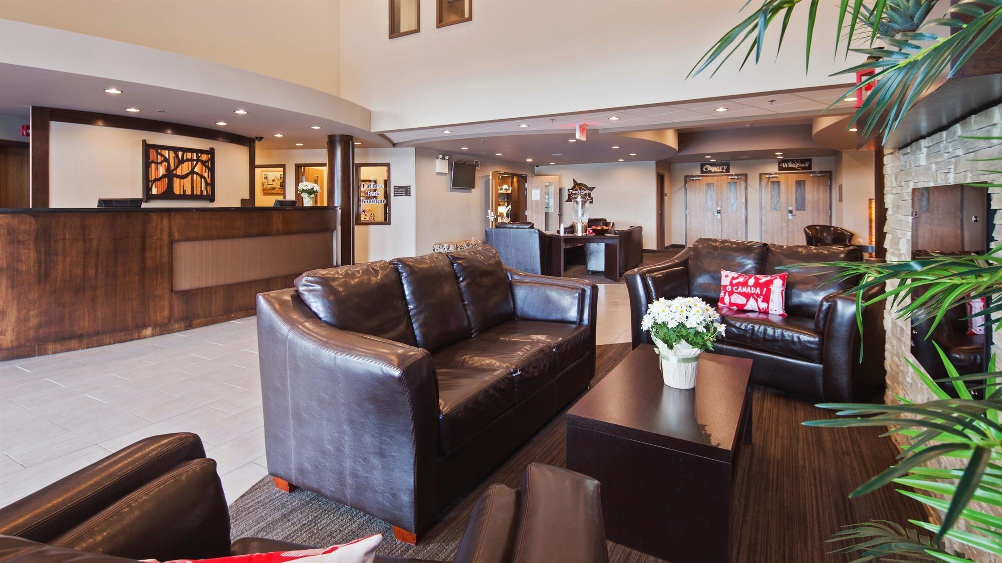 Vista Lobby Best Western Plus Bridgewater Hotel & Convention Centre