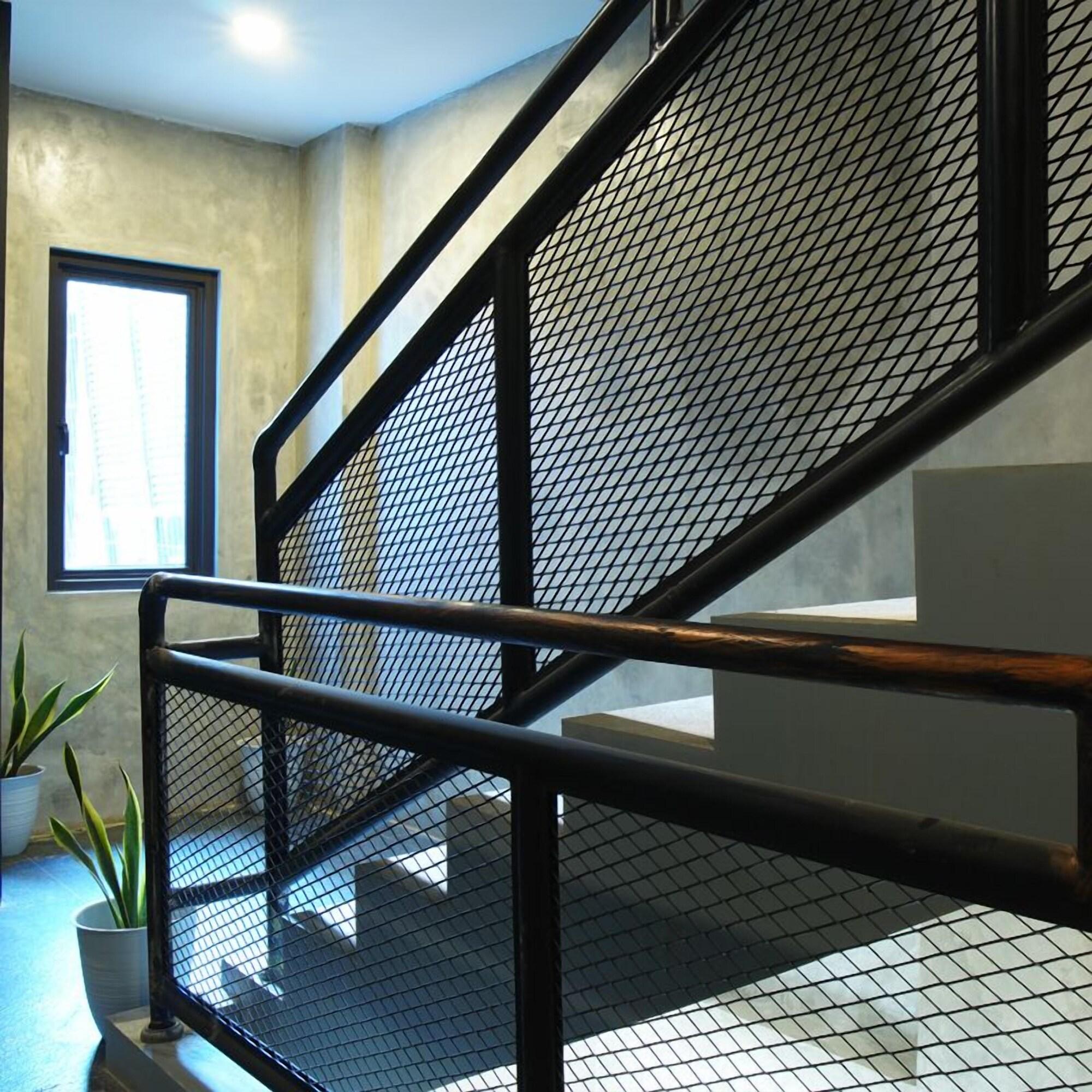 Varios Dparagon Gajah Mada