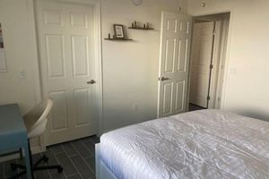 Casas - Hollywood Bungalow Neighborhood