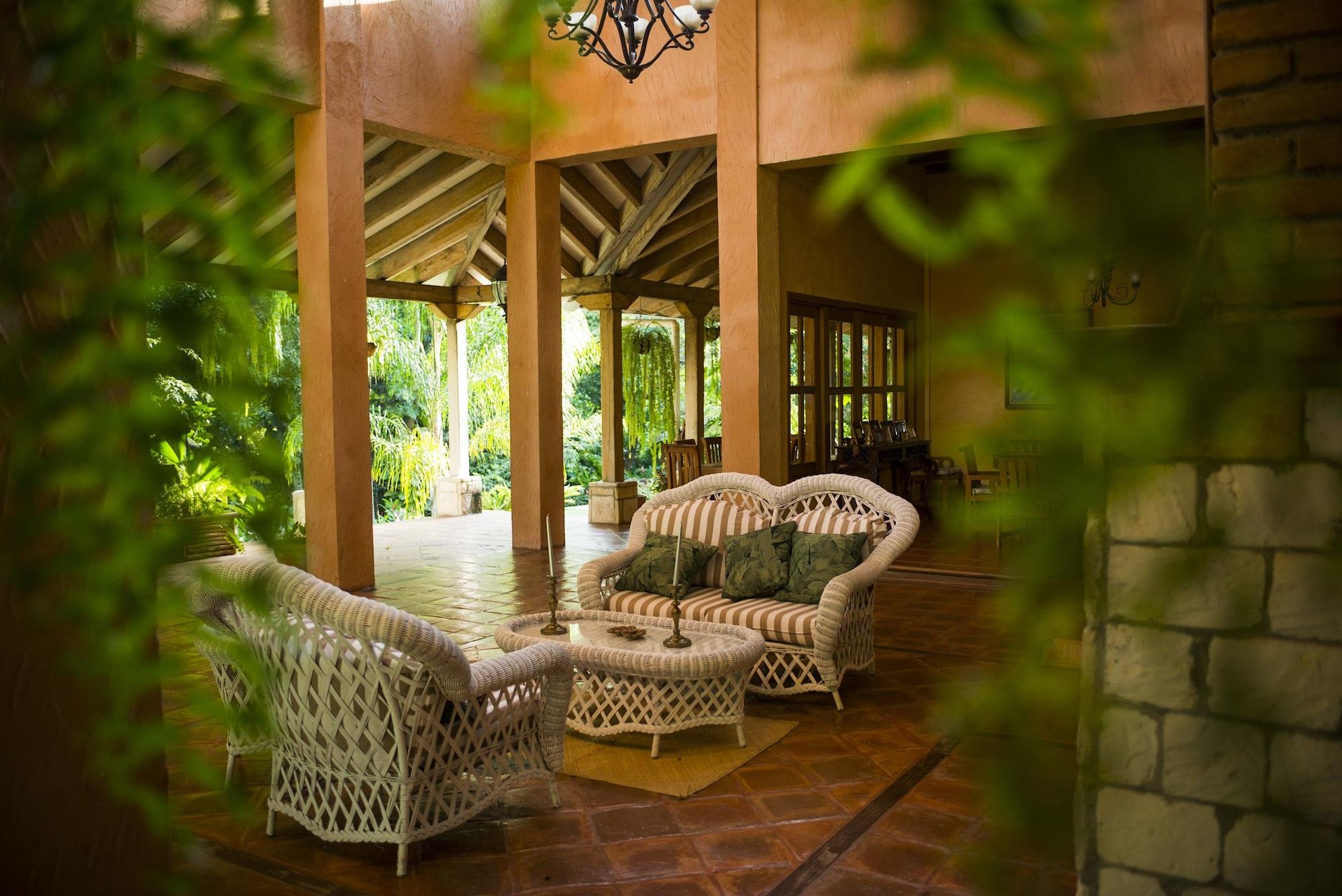 Vista Lobby La Villa de Soledad B&B