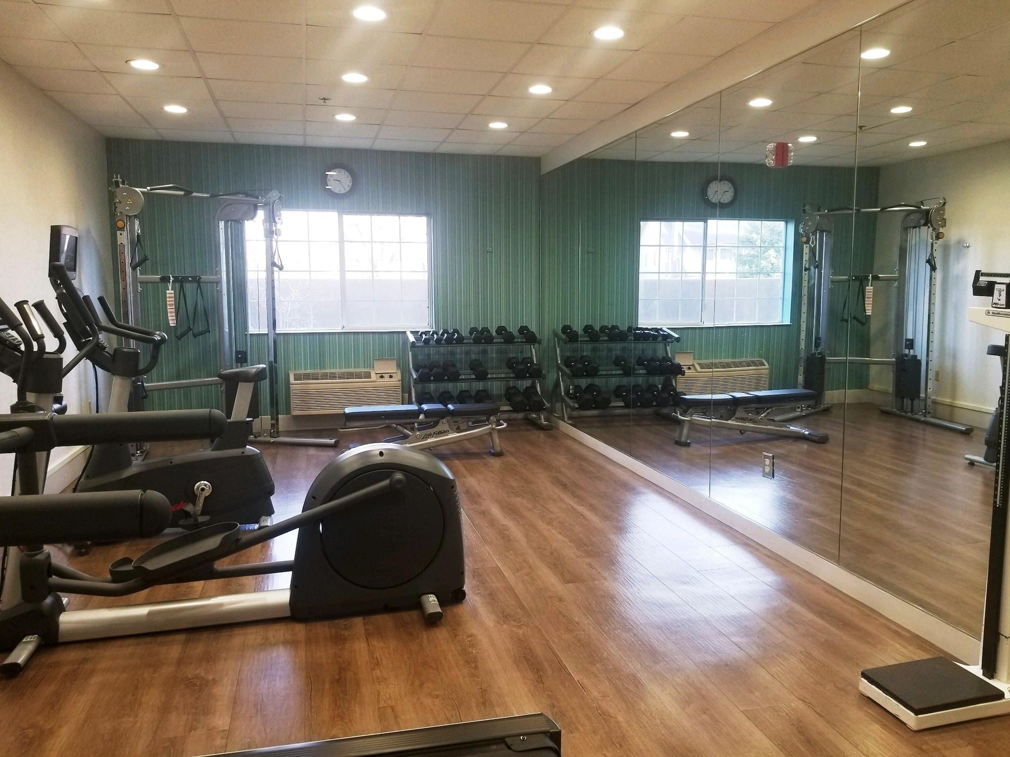 Gimnasio Holiday Inn Express Madera - Yosemite Park Area by IHG
