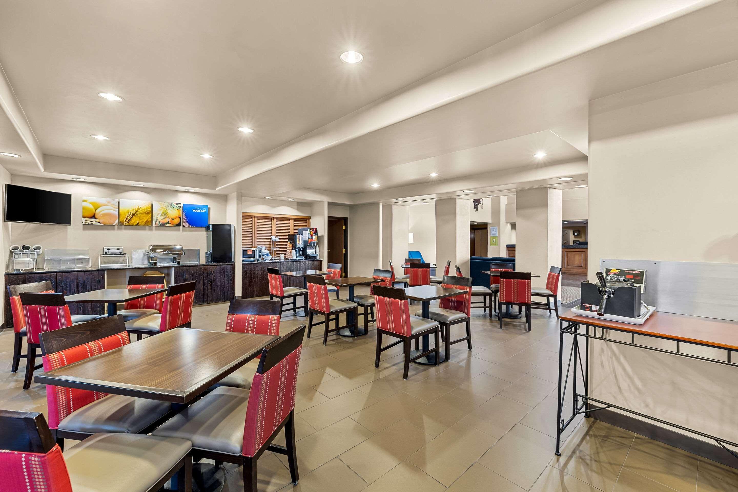 Restaurant Comfort Inn Benson near Kartchner Caverns