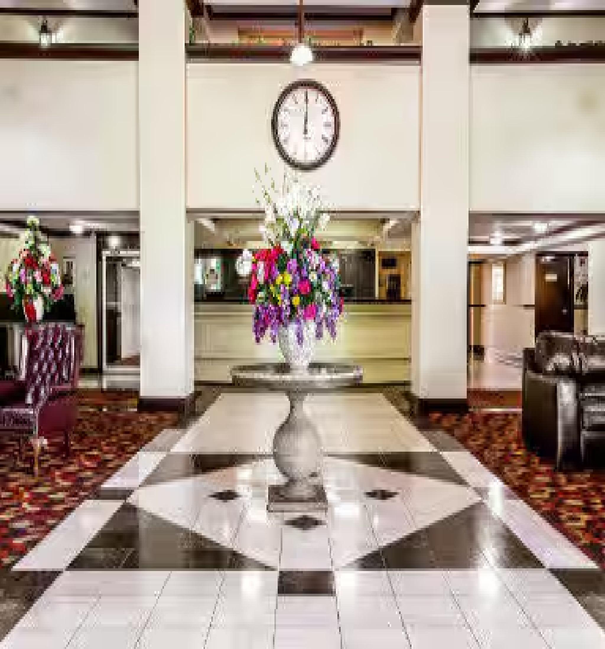 Vista Lobby Ramada by Wyndham Birmingham Airport