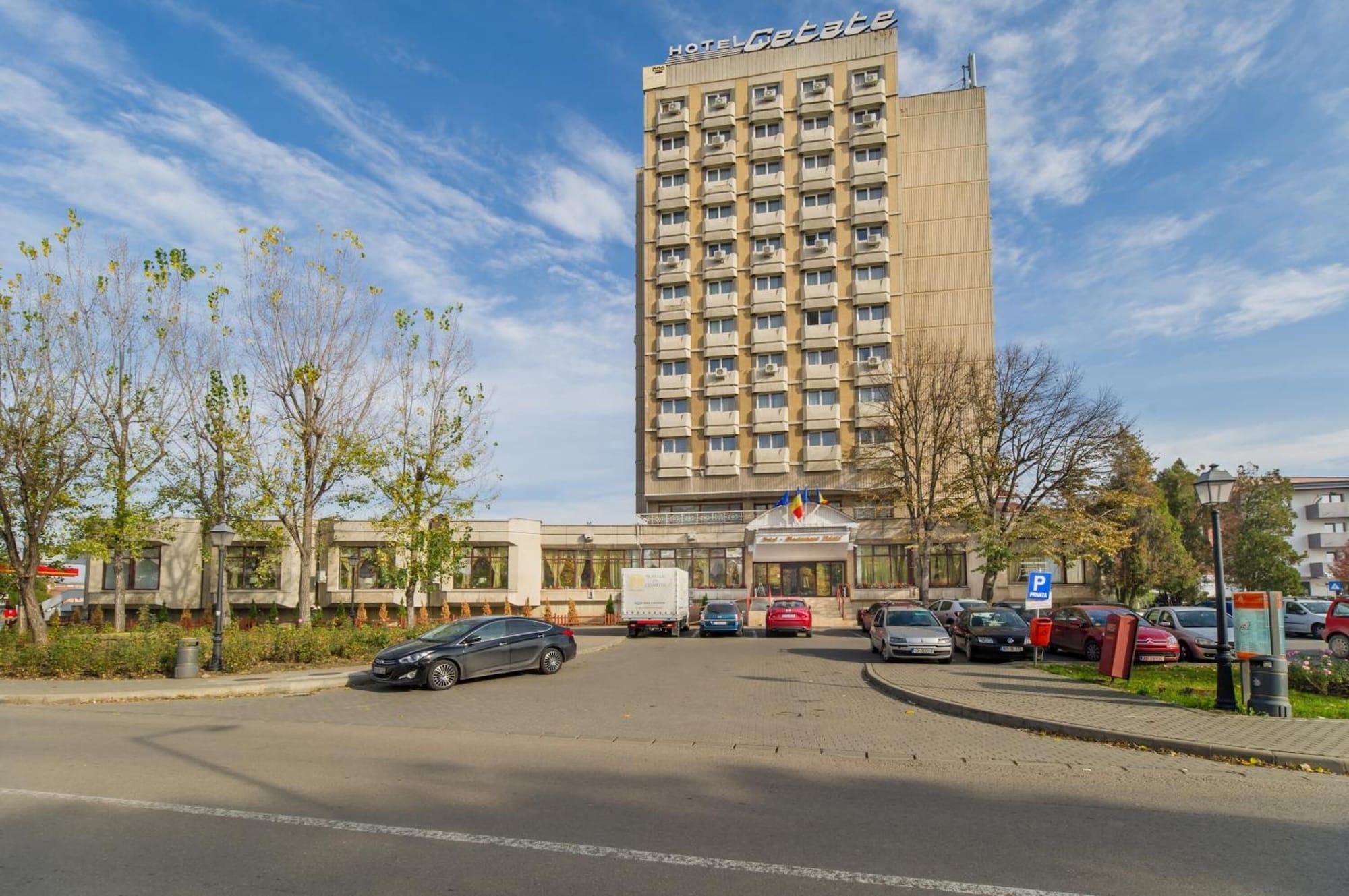 Vista Exterior Hotel Cetate
