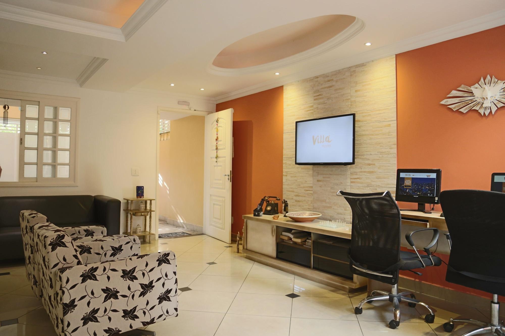 Varios Villa Hostel