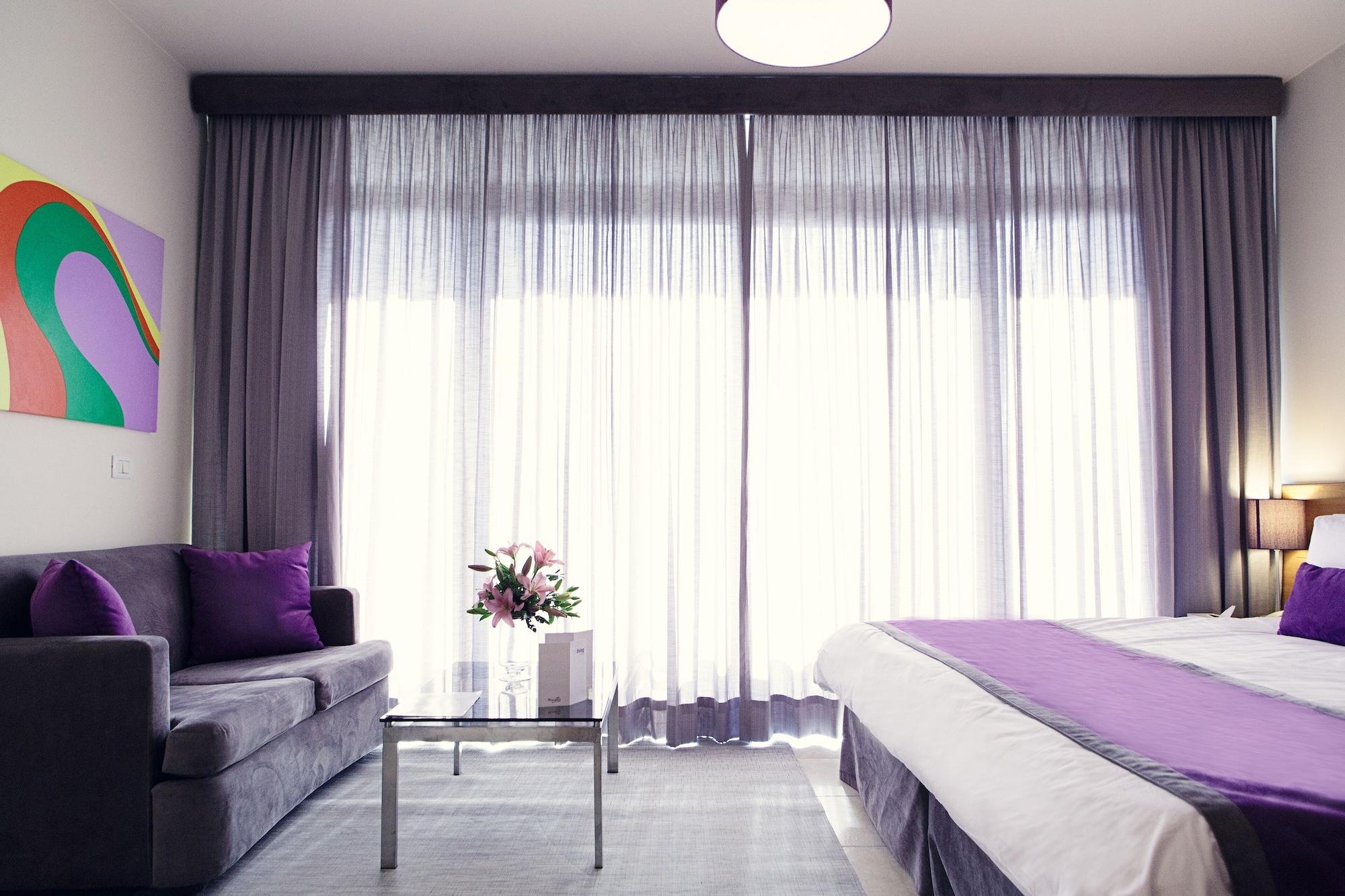 Varios The Smallville Xpress Hotel