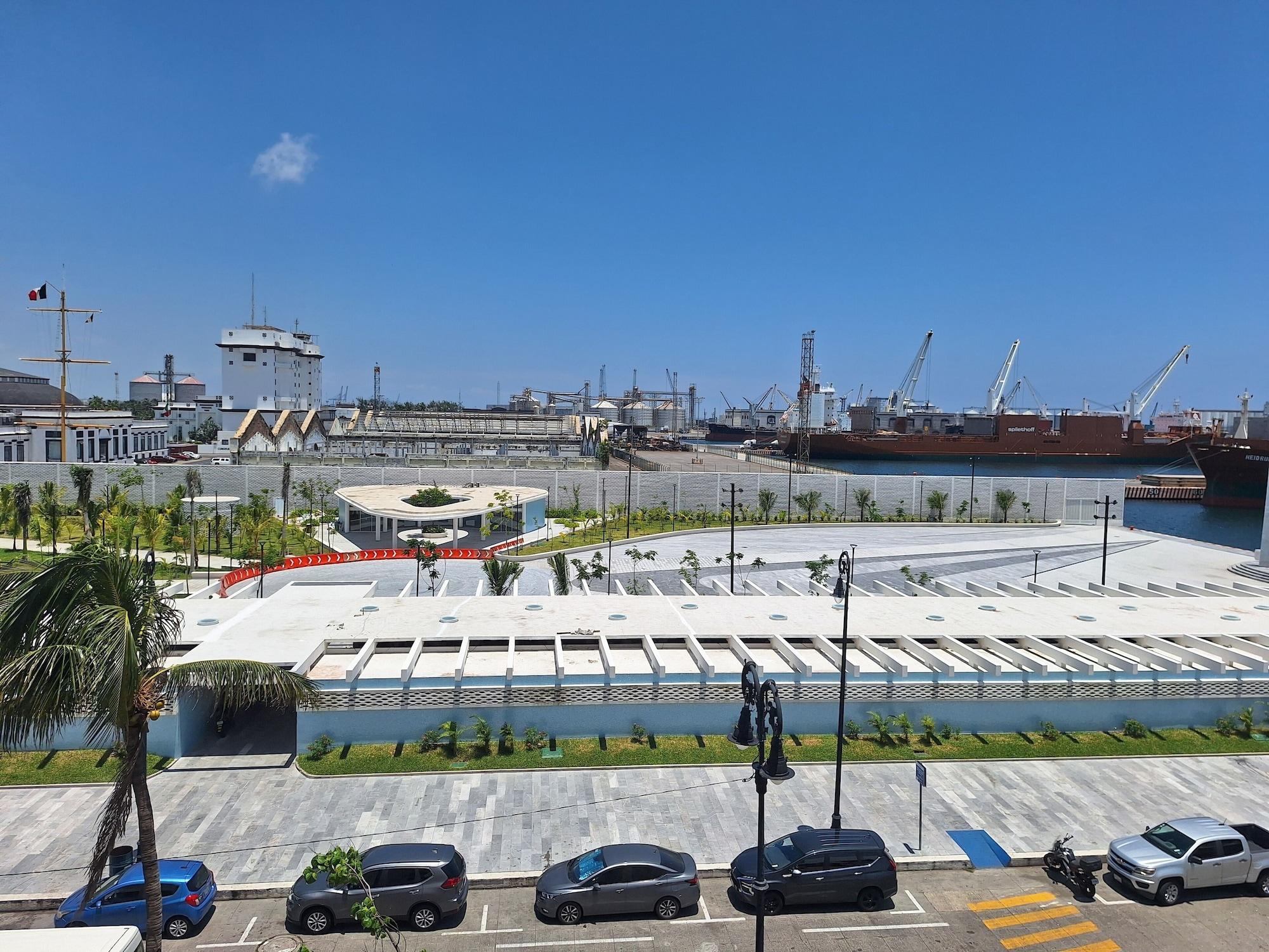 Vista Exterior Ruiz Milán Hotel