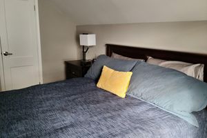 Alquiler Vacacional - 1742 Uptown // Stylish w/Updates, 3BD, Walk to Mayo, Pet Friendly