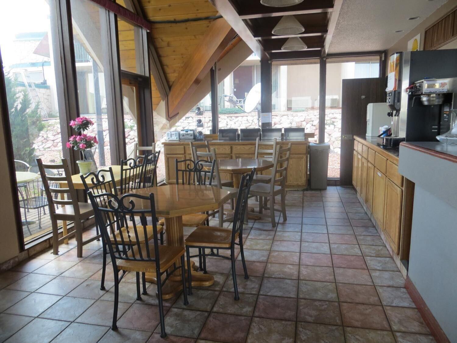 Restaurant Days Inn by Wyndham Colorado Springs/Garden of the Gods
