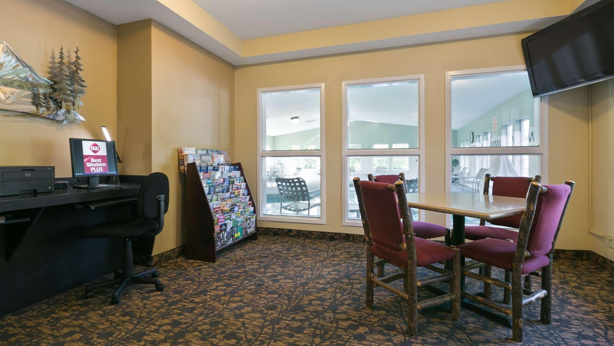 Vista Lobby Best Western Plus Columbia River Inn