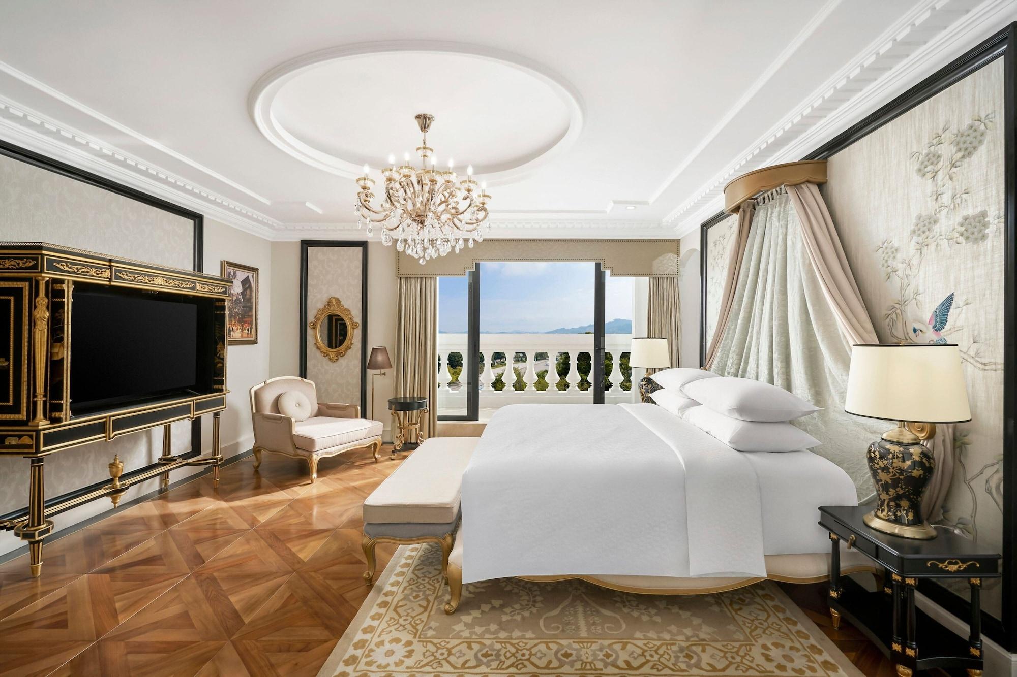 Habitación Four Points by Sheraton Lang Son