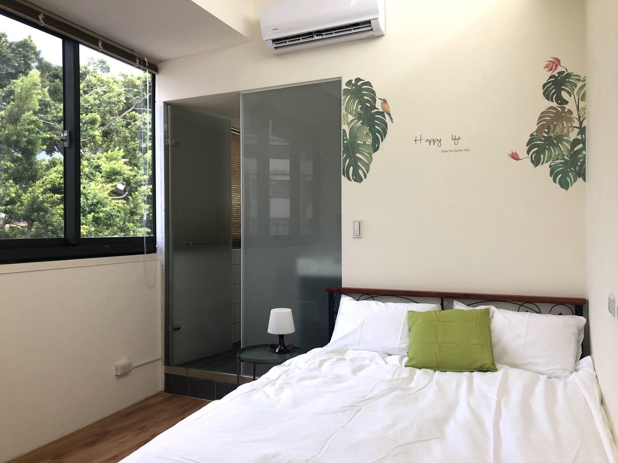 Vista Lobby DayDay House