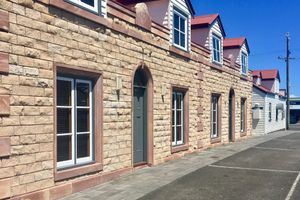 Alojamiento - 54 On Bank