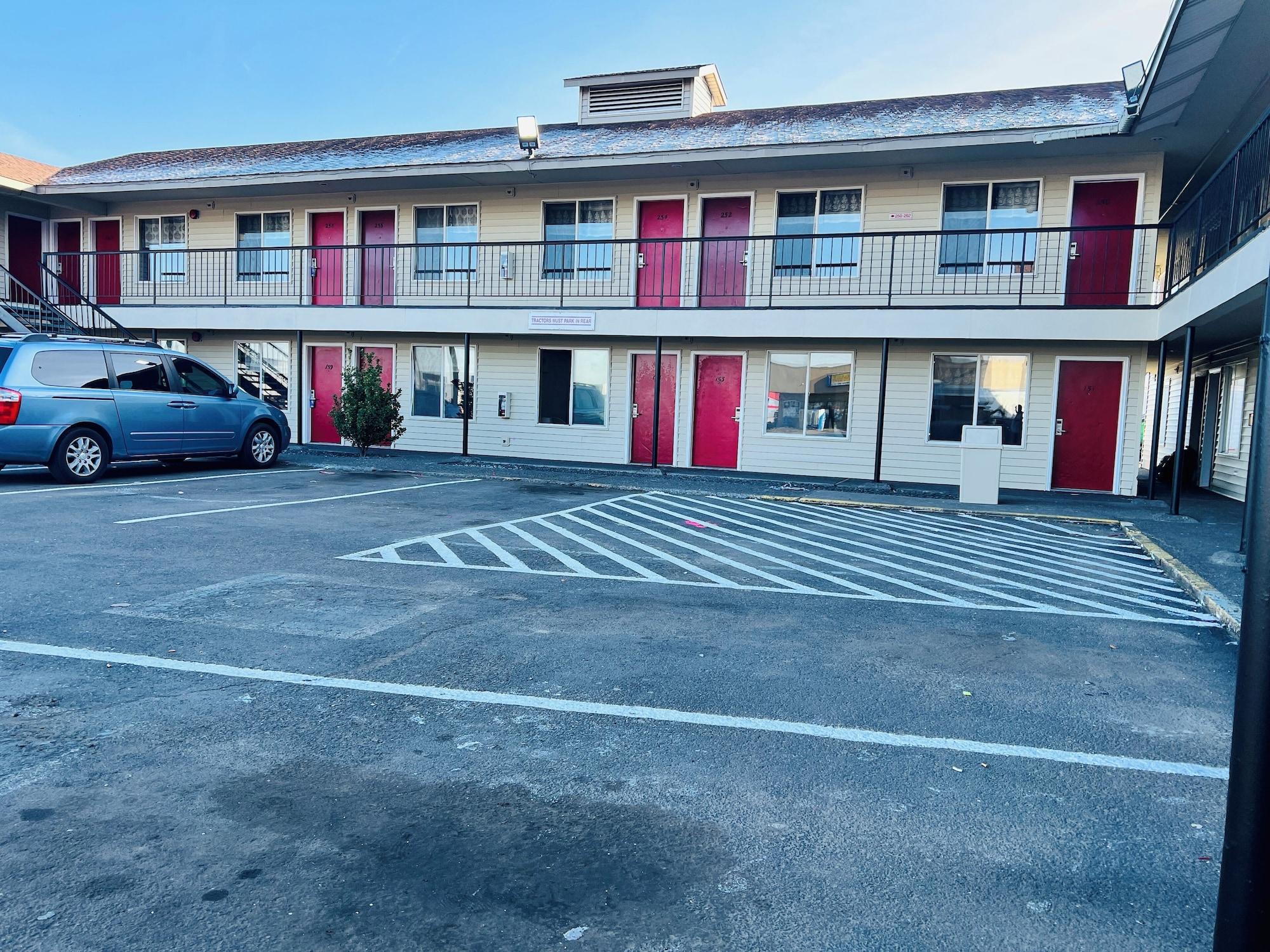 Varios King City Motel by OYO Pasco