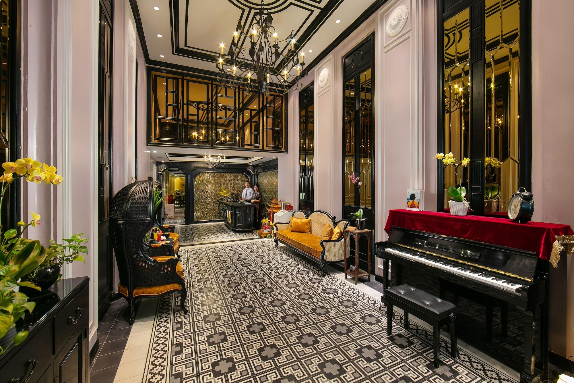 Vista Lobby Lavender Central Hotel & Spa
