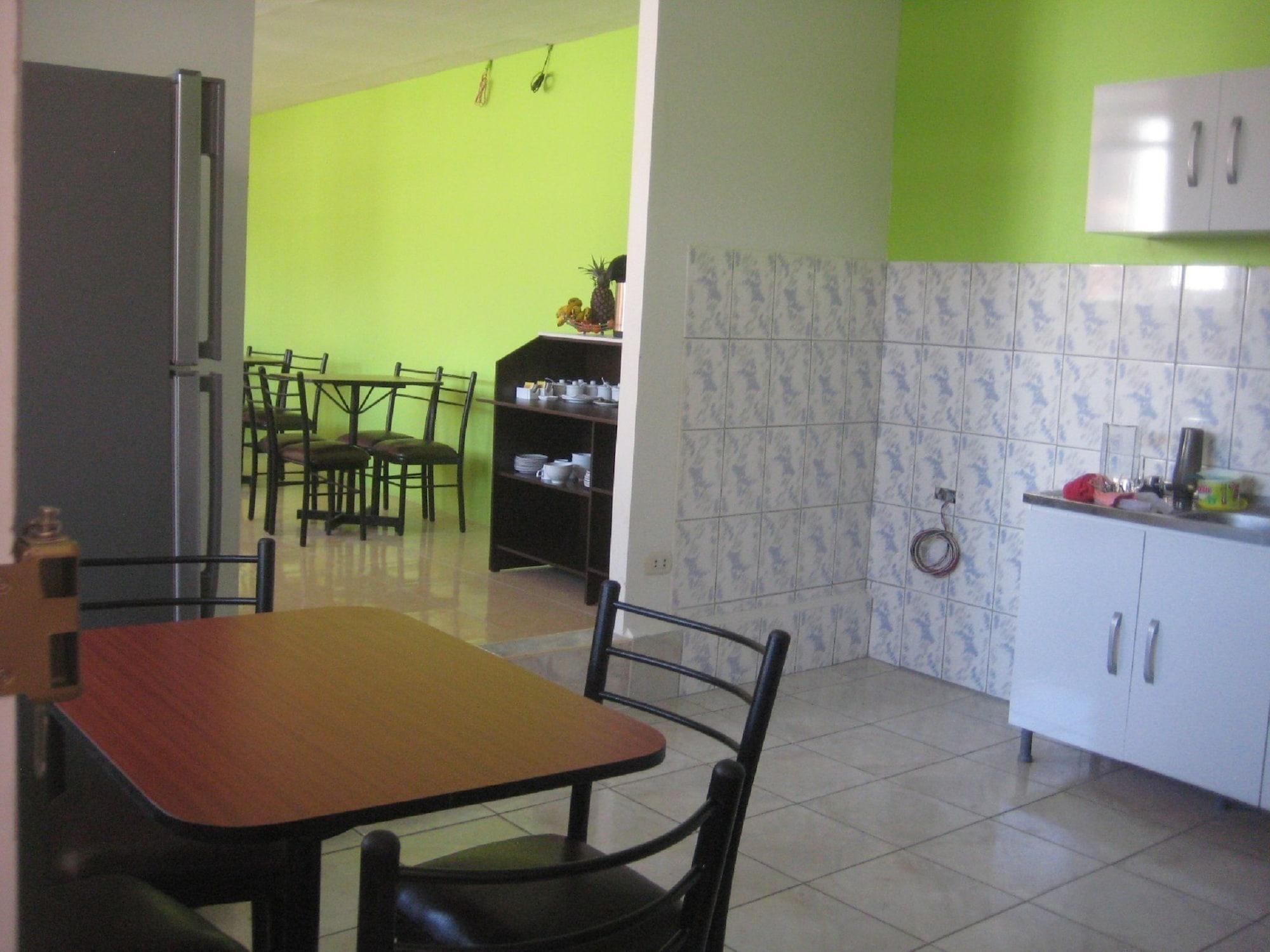 Restaurant Mango Hostel Bed & Breakfast