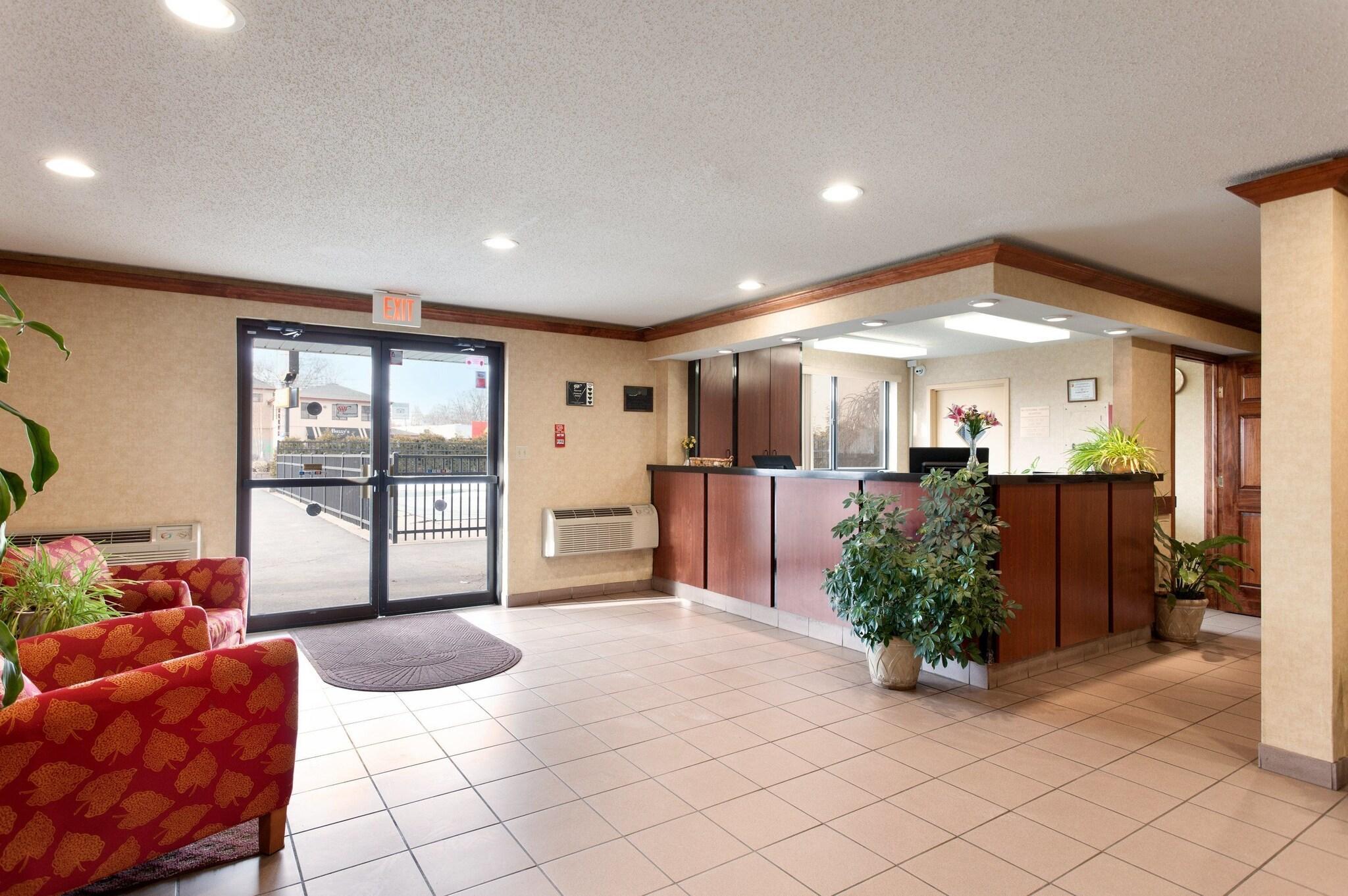 Vista Lobby Super 8 by Wyndham Niagara Falls NY