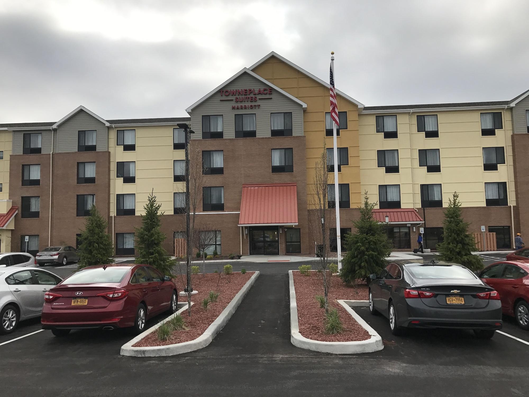Vista Exterior TownePlace Suites by Marriott New Hartford