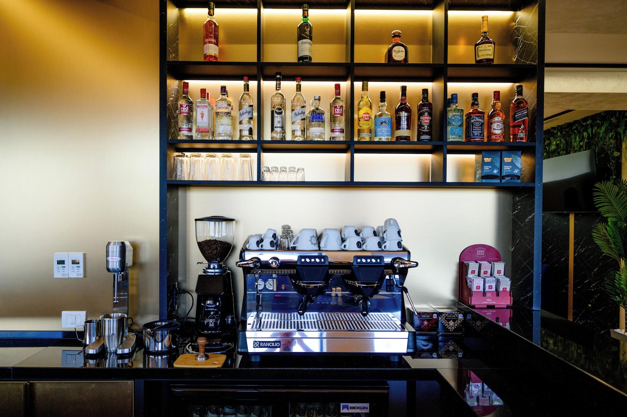 Bar/Salón ELITTE INN & SUITES