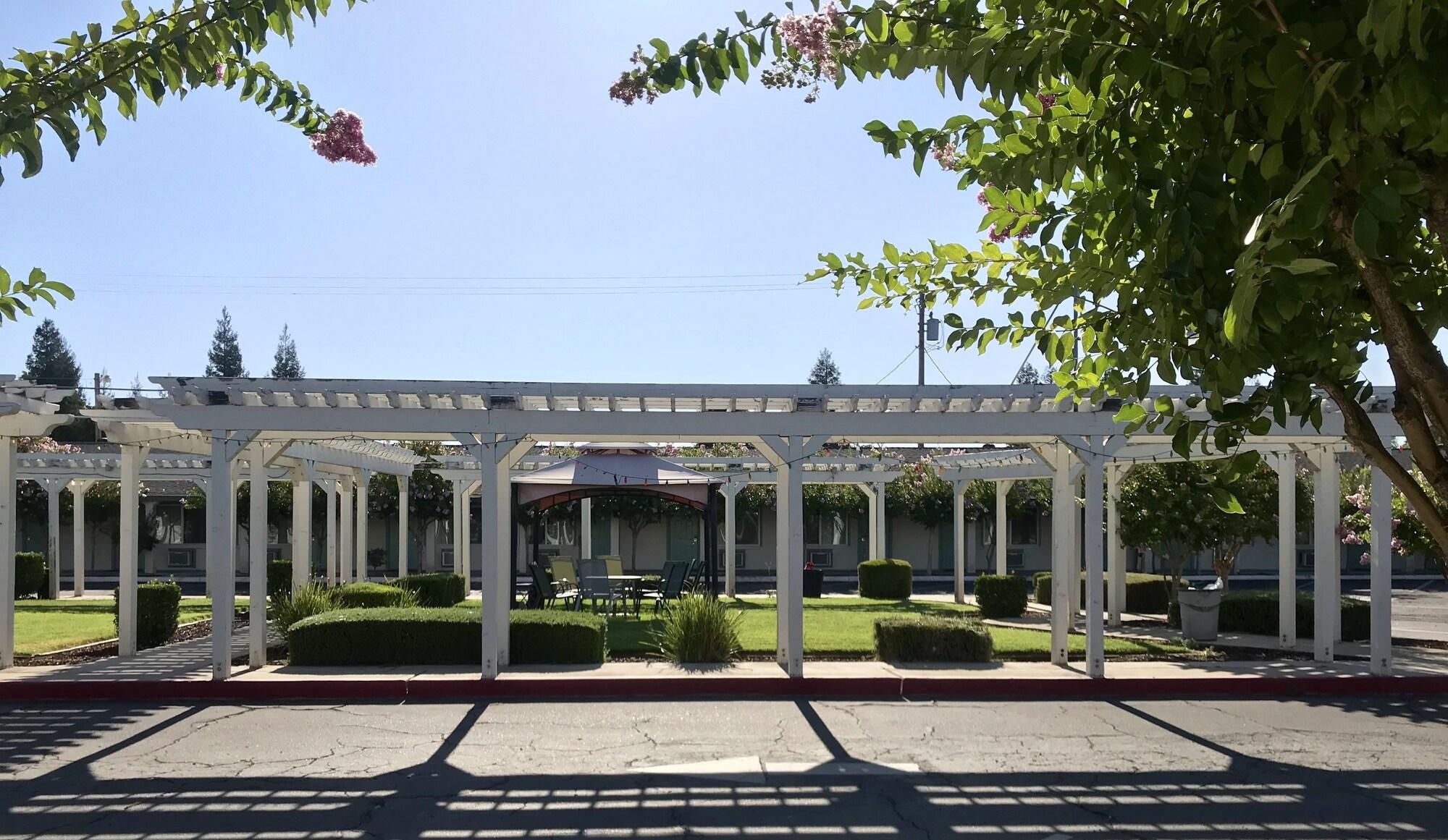 Vista Exterior Sunrise Inn Turlock