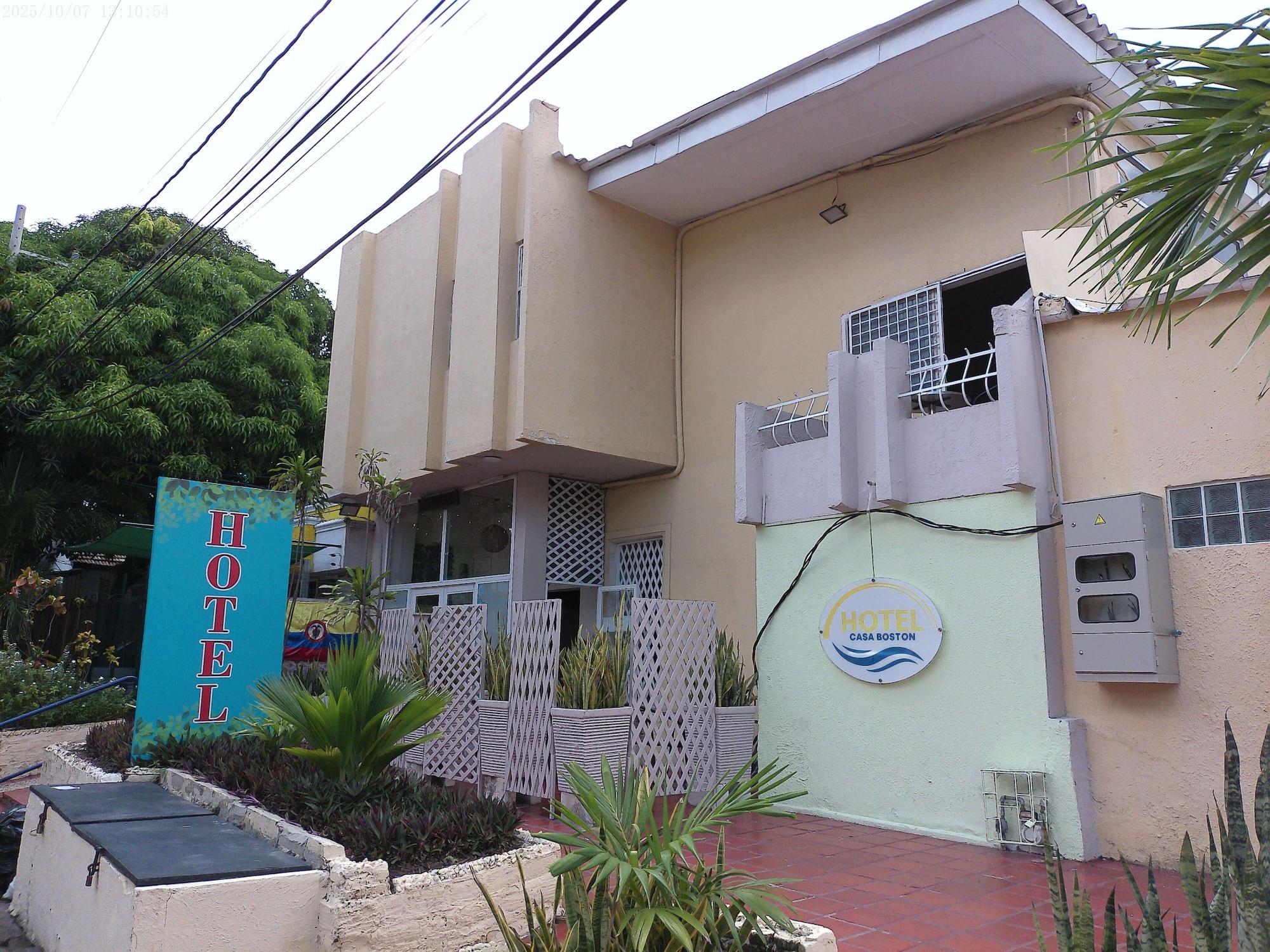 Varios Casa Boston Inn