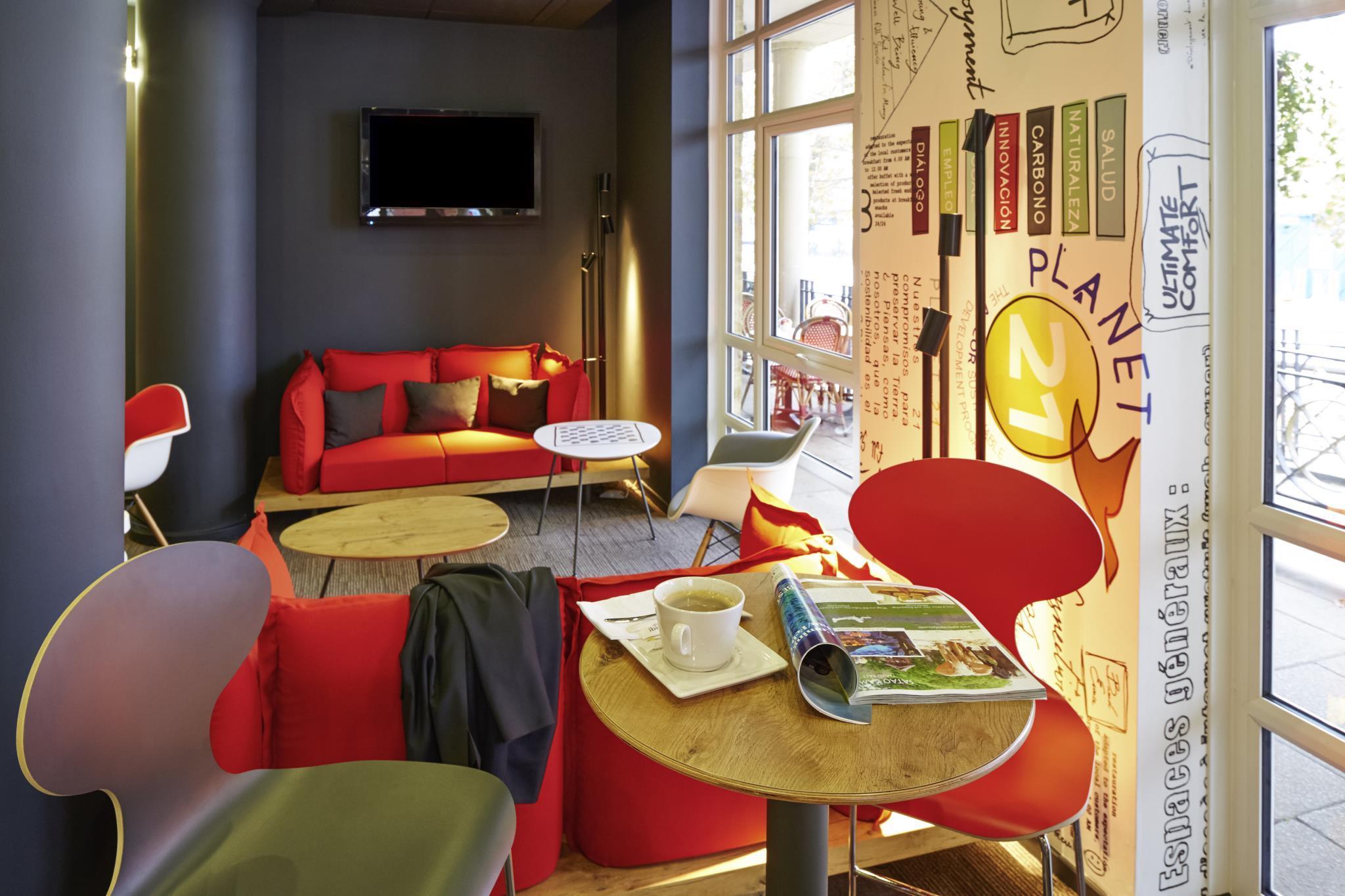 Vista Lobby ibis London Greenwich