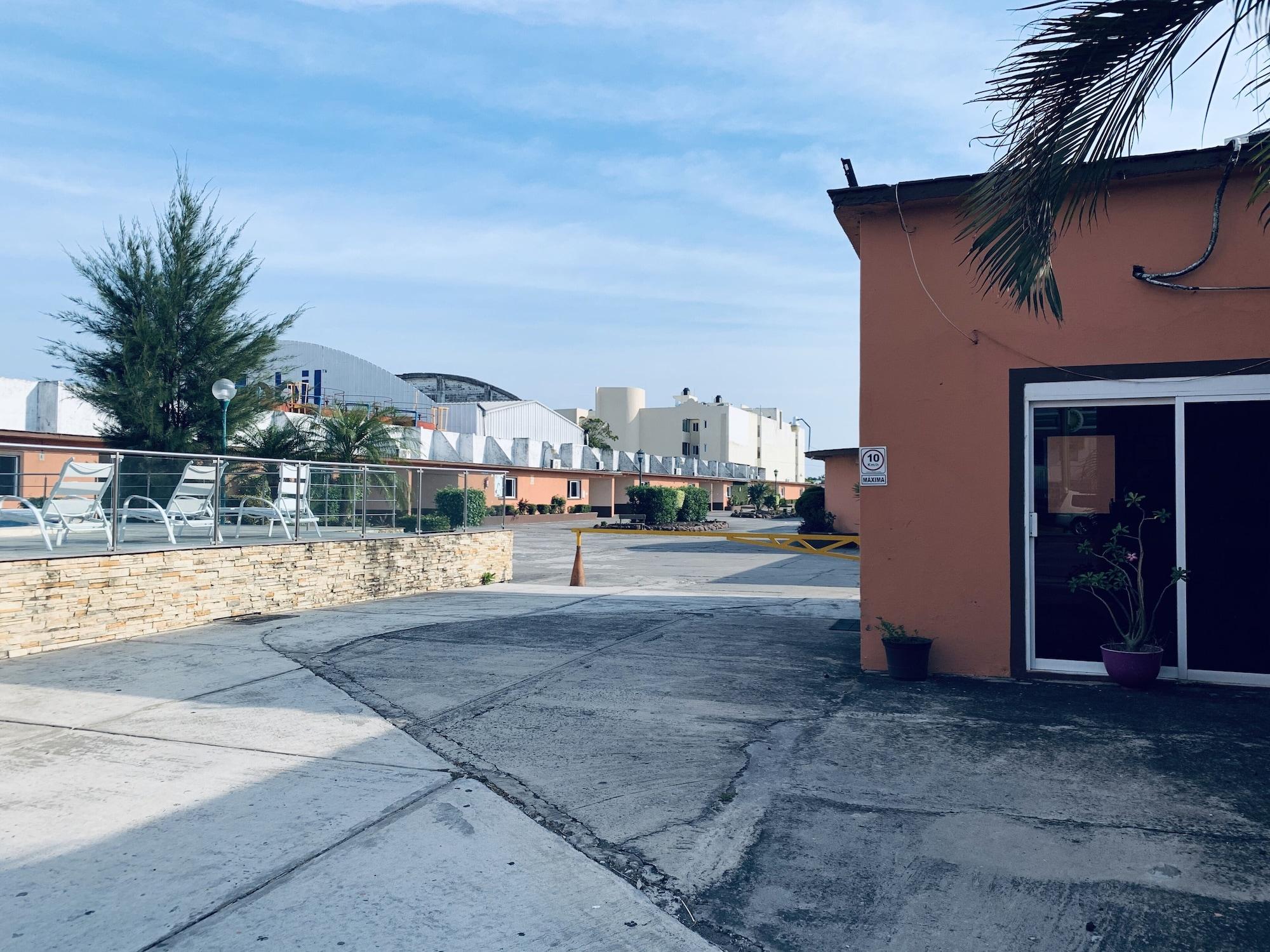 Varios Hotel Rio Inn