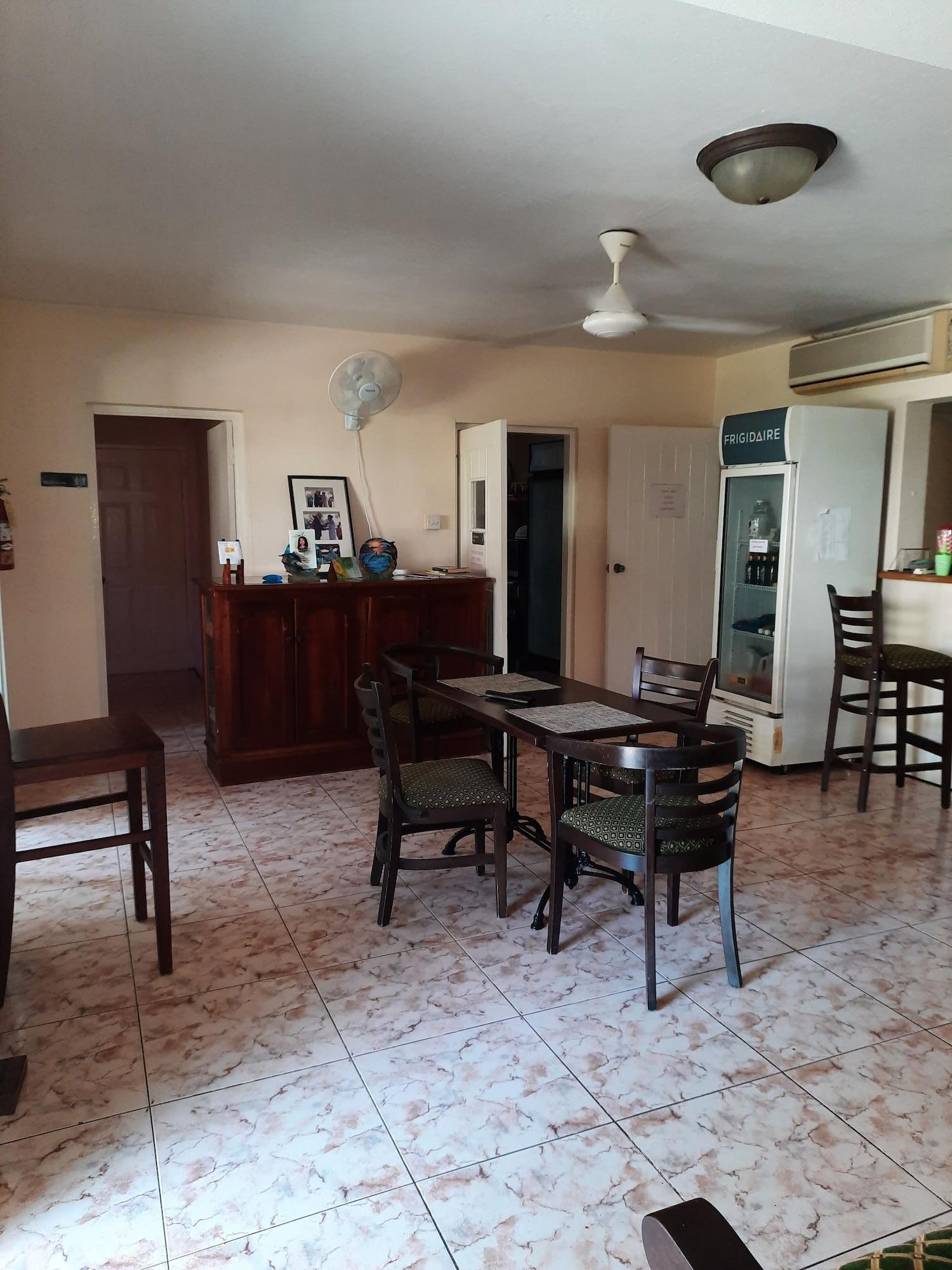 Vista Lobby Pipers Cove - Runaway Bay