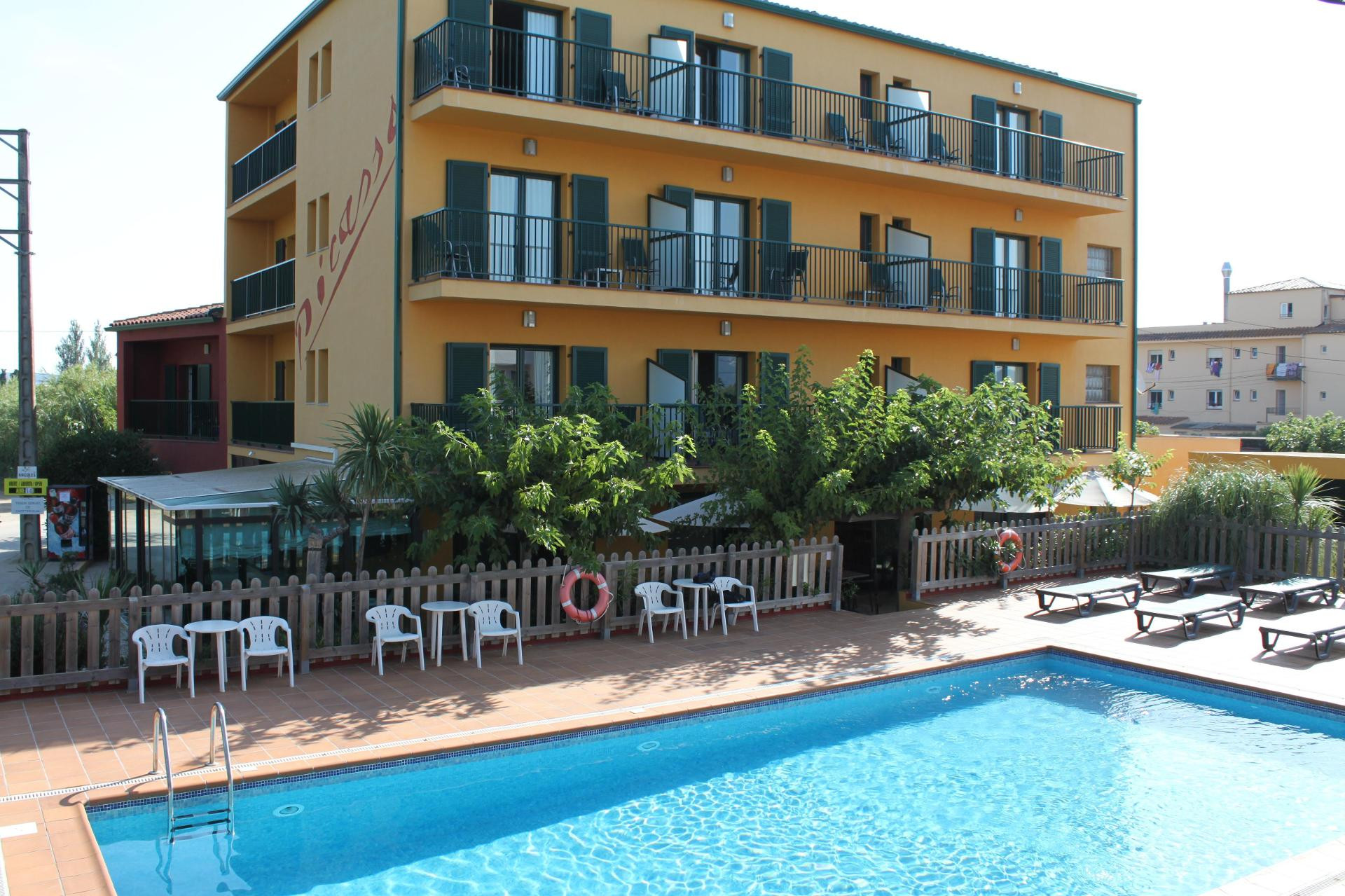 Vista Exterior Restaurant Hotel Picasso