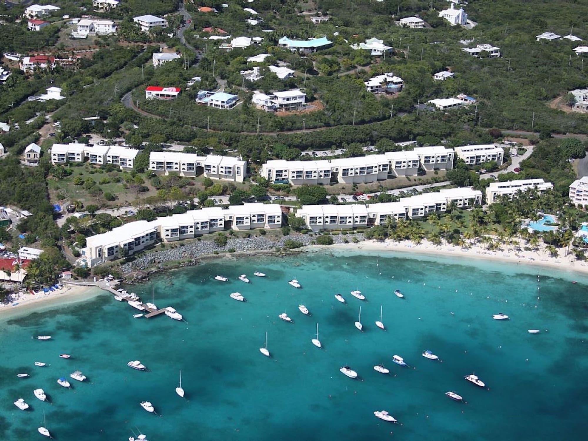 Vista Exterior Bay View Condo